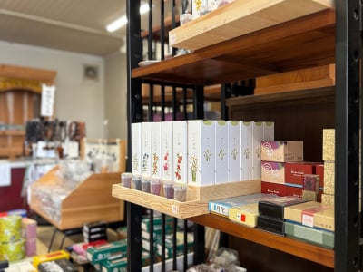佛壇の前田店内